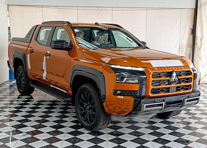 Used 7
                    MITSUBISHI
                     for Sale Image