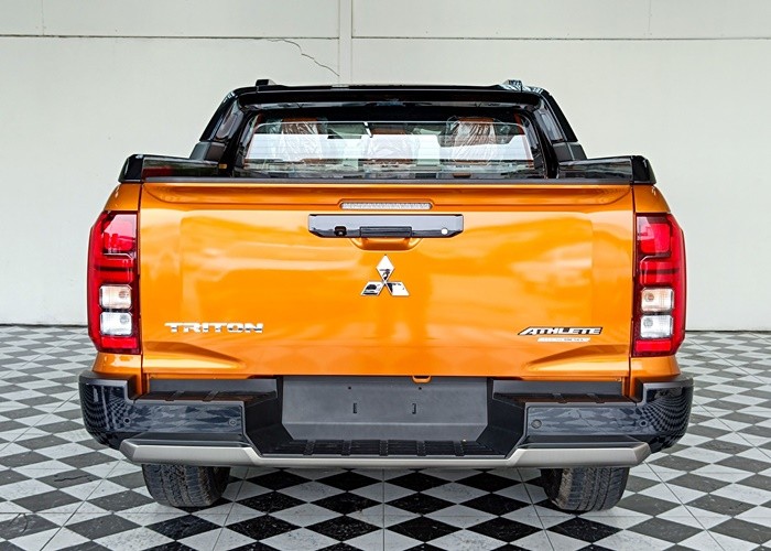 Used 7
                    MITSUBISHI
                     for Sale Image