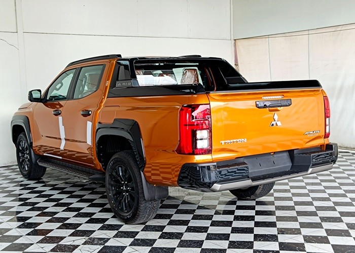 Used 7
                    MITSUBISHI
                     for Sale Image