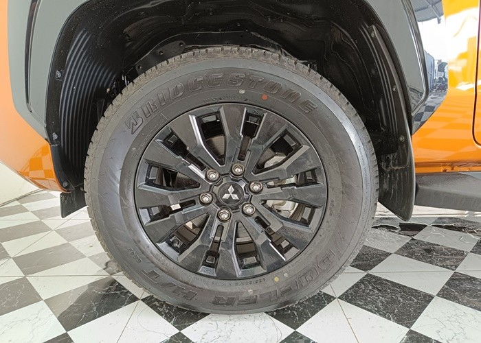 Used 7
                    MITSUBISHI
                     for Sale Image