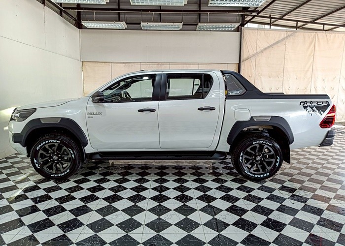 Used 7
                    TOYOTA
                     for Sale Image