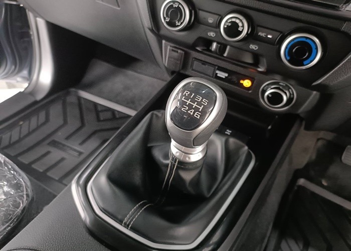 Used 7
                    ISUZU
                     for Sale Image