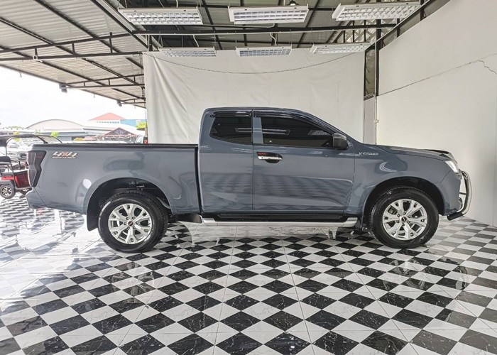 Used 7
                    ISUZU
                     for Sale Image