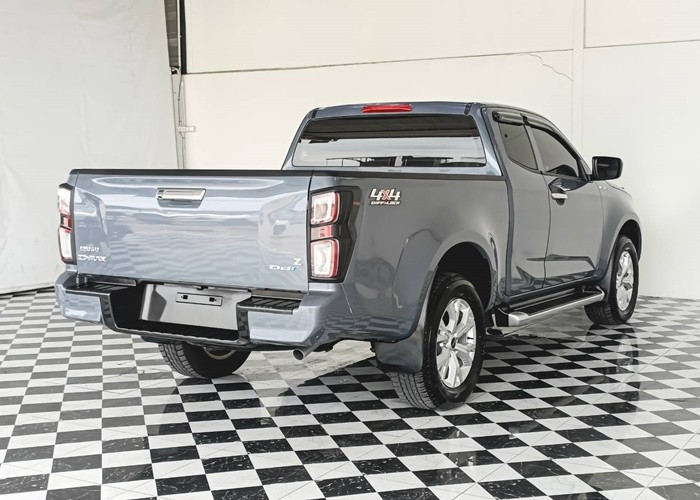 Used 7
                    ISUZU
                     for Sale Image