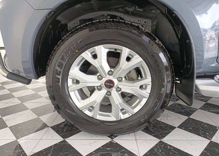 Used 7
                    ISUZU
                     for Sale Image